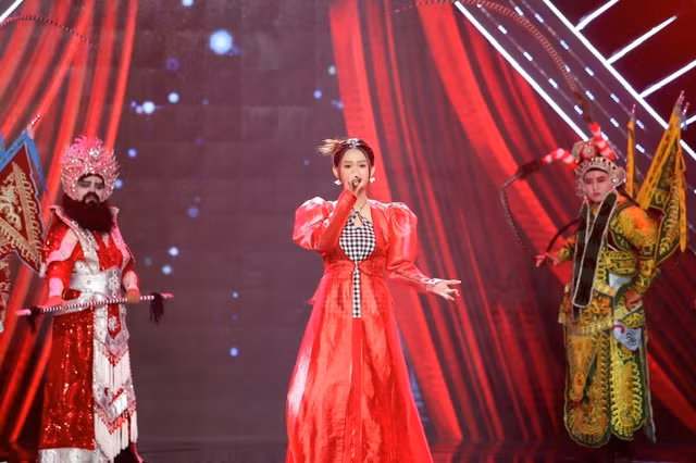 Jee Trần cho biết "đưa rap vào dân ca chính là con đường phát triển sự nghiệp của tôi trong tương lai" Jee Trần cho biết "đưa rap vào dân ca chính là con đường phát triển sự nghiệp của tôi trong tương lai"