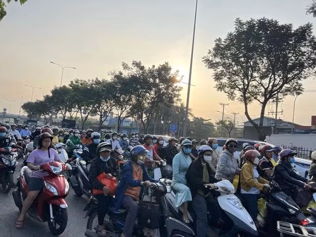 Ảnh hưởng từ vụ tai nạn làm giao thông ùn tắc trên quốc lộ 1