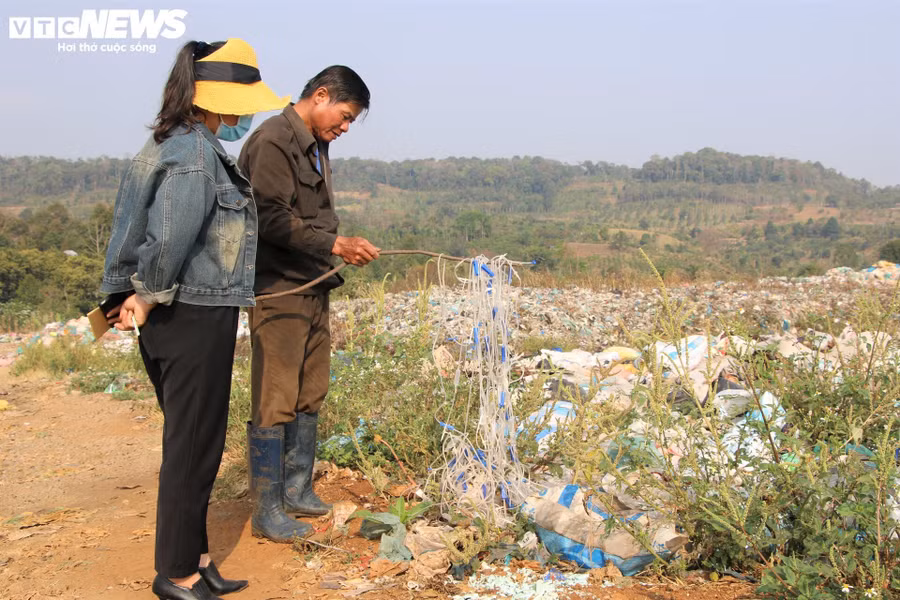 Bãi rác xã Đắk Lao nằm bên quốc lộ 14C, là bãi rác tập trung của huyện Đắk Mil, được đưa vào sử dụng từ năm 2011 với diện tích 2,8ha. Hiện khu vực này là nơi tập kết, xử lý rác thải của thị trấn Đắk Mil và 4 xã Đắk Lao, Đắk Sắk, Thuận An và Đức Mạnh (huyện Đắk Mil). Bãi rác xã Đắk Lao nằm bên quốc lộ 14C, là bãi rác tập trung của huyện Đắk Mil, được đưa vào sử dụng từ năm 2011 với diện tích 2,8ha. Hiện khu vực này là nơi tập kết, xử lý rác thải của thị trấn Đắk Mil và 4 xã Đắk Lao, Đắk Sắk, Thuận An và Đức Mạnh (huyện Đắk Mil).
