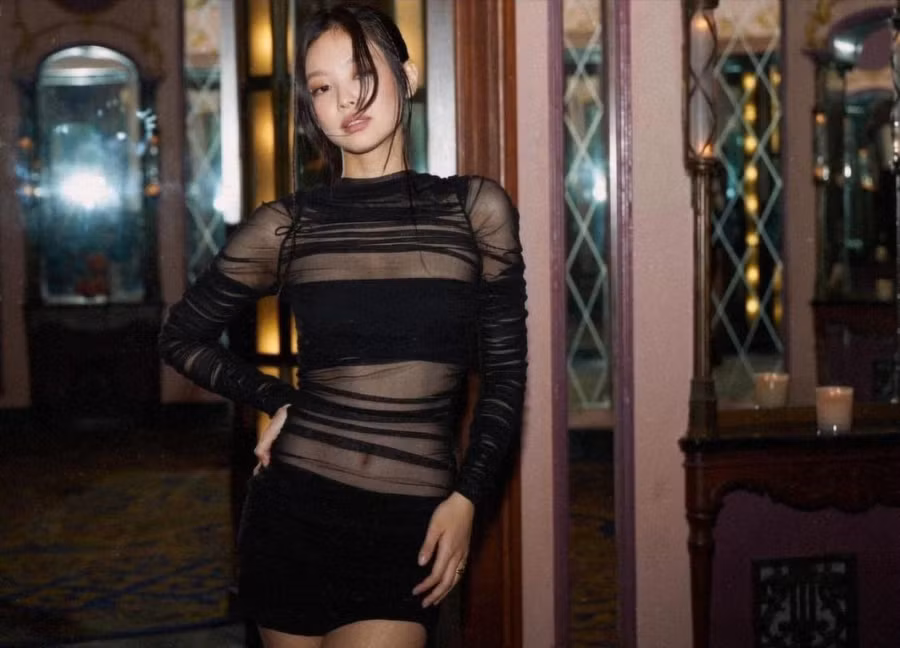 Vai diễn của Jennie đã đưa cô trở thành thần tượng Hàn Quốc đầu tiên ra mắt trong loạt phim truyền hình của HBO. Phim có dàn diễn viên như Abel Tesfaye (tên thật của The Weeknd), Lily-Rose Depp, Troye Sivan , Hari Nef , Dan Levy…