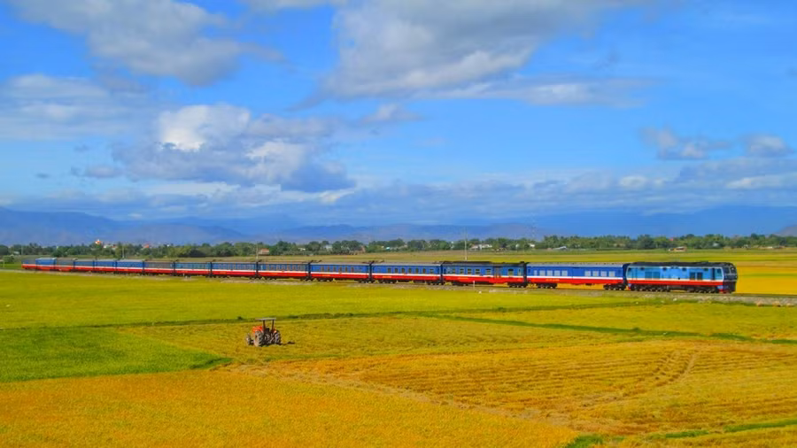 Đường sắt chạy lại đôi tàu khách tuyến Hà Nội-Lào Cai từ ngày 23/9. (Ảnh: PV/Vietnam+) Đường sắt chạy lại đôi tàu khách tuyến Hà Nội-Lào Cai từ ngày 23/9. (Ảnh: PV/Vietnam+)