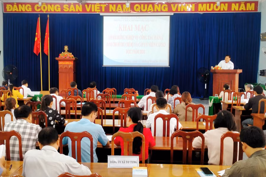 Quang cảnh lớp bồi dưỡng. Ảnh: H.H Quang cảnh lớp bồi dưỡng. Ảnh: H.H