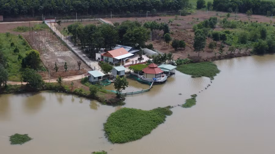 Khu nhà ở xã Nha Bích xây trong hành lang bảo vệ lòng hồ