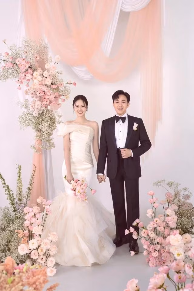 Anh Đức và Quỳnh Anh từng trải qua quãng thời gian kín tiếng trước khi công khai chuyện tình cảm