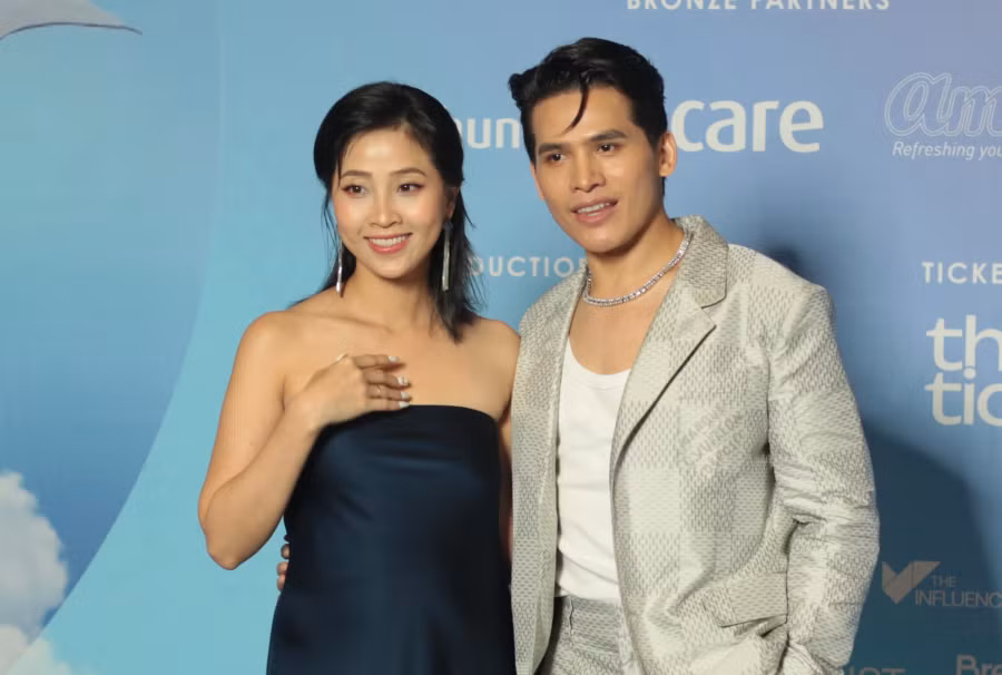 MC Liêu Hà Trinh mặc gợi cảm đến sự kiện. Sau khi sinh con, cô có nhiều dự án truyền cảm hứng đến các "mẹ bỉm"