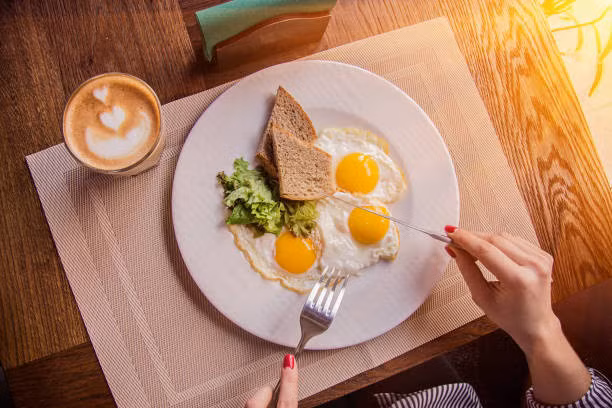 Một trong những thành phần tốt nhất mà bạn có thể thêm vào bữa sáng là trứng