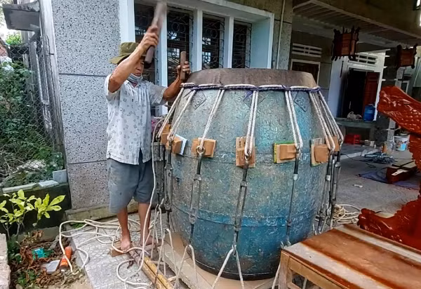 Làng trống Lâm Yên hiện chỉ còn 6-7 hộ làm nghề thường xuyên. Làng trống Lâm Yên hiện chỉ còn 6-7 hộ làm nghề thường xuyên.