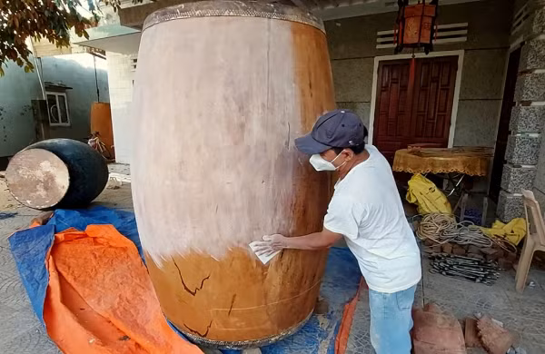 Trống của ông Phan Thiệp thường được đặt hàng từ trước. Trống của ông Phan Thiệp thường được đặt hàng từ trước.