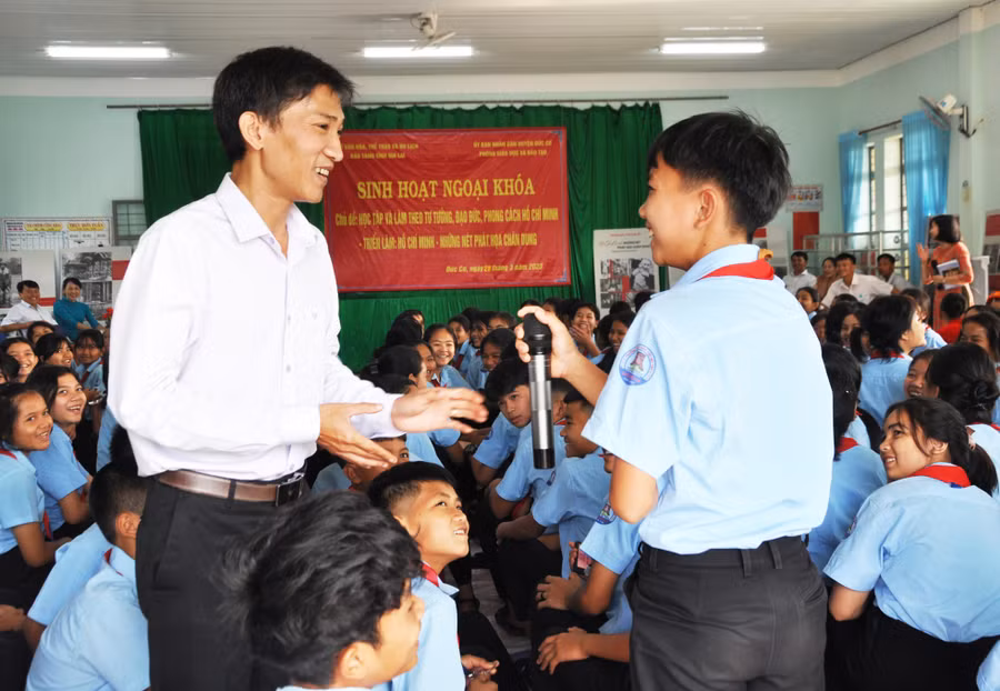 Buổi sinh hoạt ngoại khóa tại Trường THCS Dân tộc Nội trú huyện Đức Cơ. Ảnh: Nguyễn Anh Minh