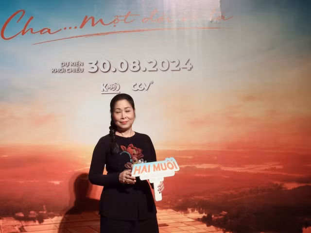 NSND Hồng Vân NSND Hồng Vân