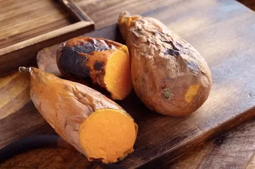 Chứa nhiều chất dinh dưỡng, giàu chất xơ, vitamin và khoáng chất, có thể nói khoai lang là thực phẩm hoàn hảo Chứa nhiều chất dinh dưỡng, giàu chất xơ, vitamin và khoáng chất, có thể nói khoai lang là thực phẩm hoàn hảo