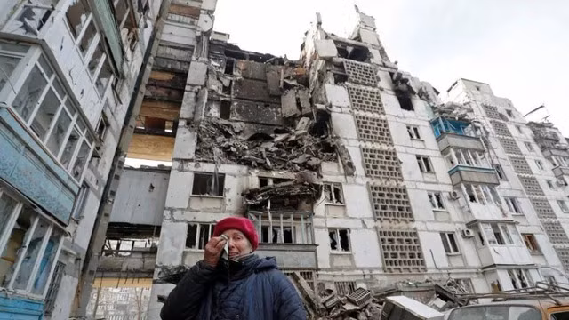 Xung đột Nga – Ukraine đã bước sang năm thứ 3 nhưng chưa có tín hiệu lắng dịu. Ảnh: Reuters