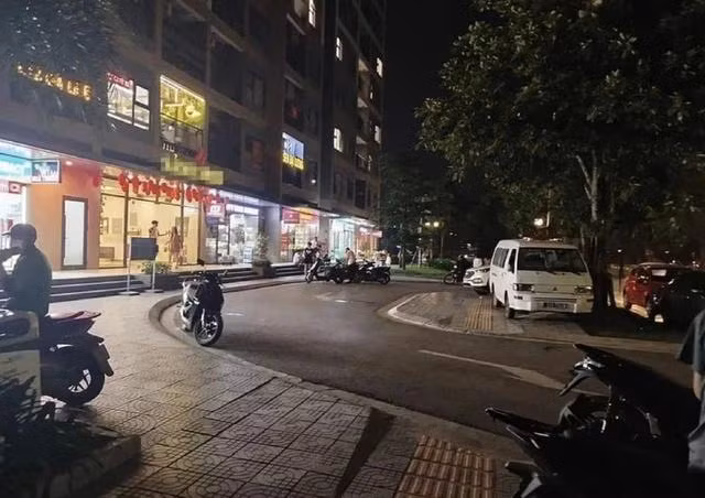 Khu chung cư phát hiện thi thể cô gái Khu chung cư phát hiện thi thể cô gái