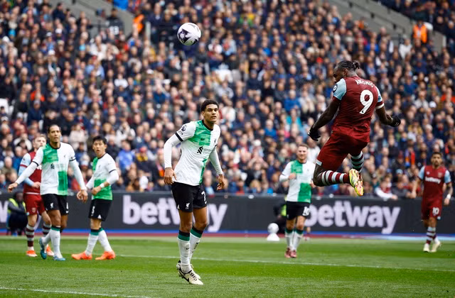 Michail Antonio gỡ hòa 2-2 cho West Ham
