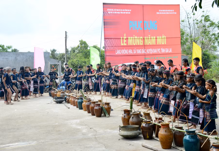 Lễ mừng năm mới của đồng bào Bahnar. Ảnh: Lam Nguyên
