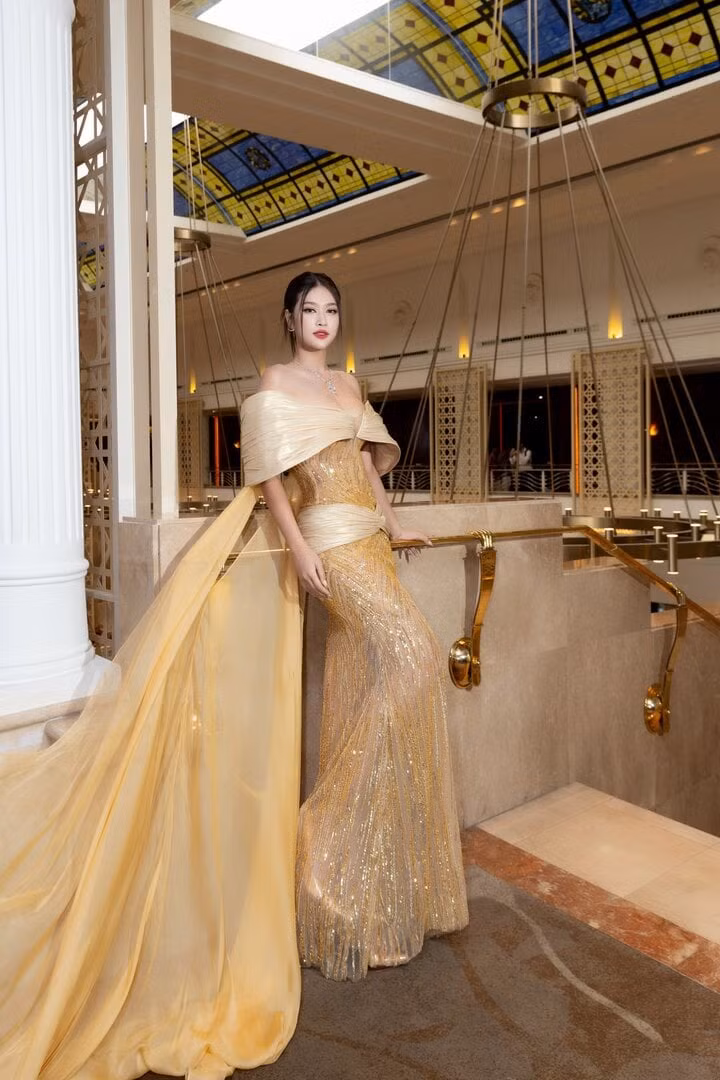 Trên mạng xã hội, hình ảnh của Đoàn Thiên Ân được chia sẻ với nhiều lời khen. Sau hai năm đăng quang Miss Grand Vietnam 2022, Hoa hậu ngày càng quyến rũ, hoàn thiện về sắc vóc. Trên mạng xã hội, hình ảnh của Đoàn Thiên Ân được chia sẻ với nhiều lời khen. Sau hai năm đăng quang Miss Grand Vietnam 2022, Hoa hậu ngày càng quyến rũ, hoàn thiện về sắc vóc.