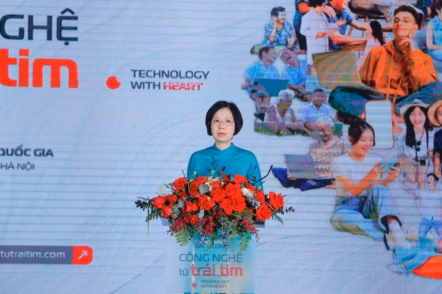 Bà Vũ Việt Trang, Bí thư Đảng ủy, Tổng Giám đốc Thông tấn xã Việt Nam, Chủ tịch Hội đồng Giải thưởng phát biểu. (Ảnh: PV/Vietnam+)