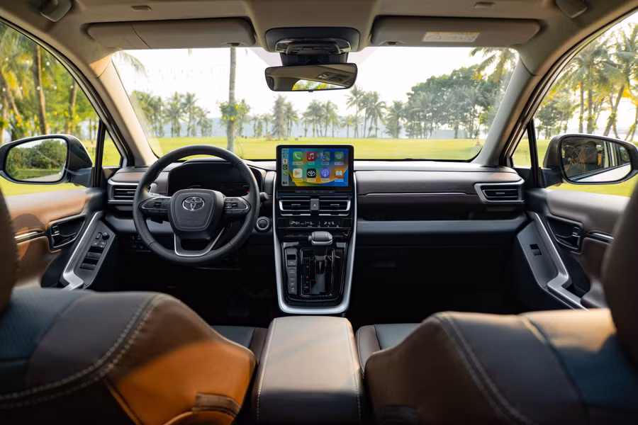 Khoang cabin xe Toyota Innova Cross thiết kế tối giản, mang hơi hướng cao cấp. Ảnh: S.T
