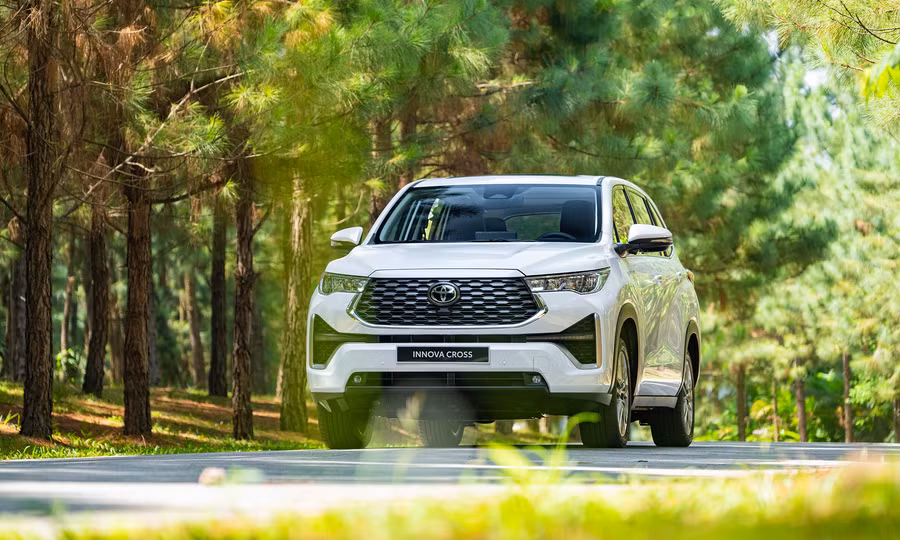 Innova Cross thuộc phân khúc MPV hạng C, ra mắt thị trường Việt Nam vào cuối năm 2023. Ảnh: S.T