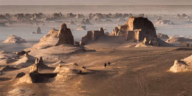 Sa mạc Lut ở Iran - Ảnh: IRAN ON ADVENTURE