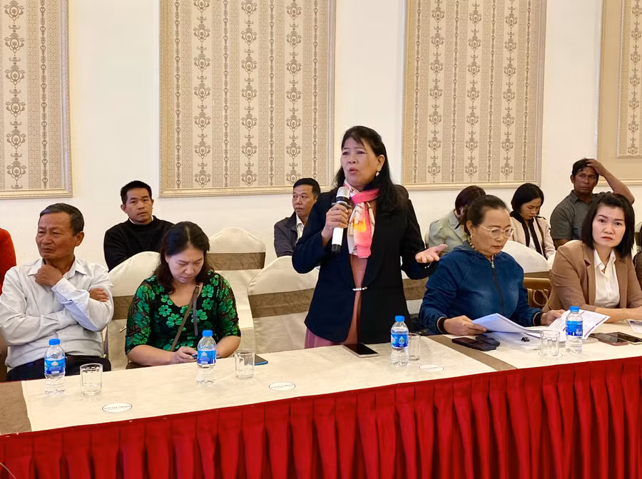 Đại diện các HTX phát biểu, nêu những khó khăn của mình tại buổi gặp mặt. Ảnh: Hà Duy