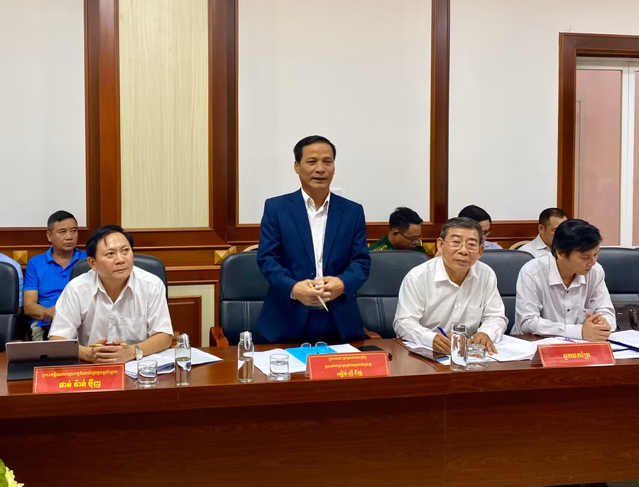 Ông Nguyễn Như Trình-Trưởng Ban Quản lý Khu kinh tế tỉnh, Trưởng Cửa khẩu Quốc tế Lệ Thanh phát biểu tại hội nghị. Ảnh: Hà Duy