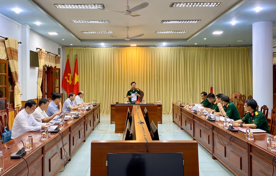 Ban Tổ chức Đại hội Thi đua Quyết thắng lực lượng vũ trang tỉnh lần thứ XVIII-giai đoạn 2019-2024 tổ chức họp để thống nhất công tác chuẩn bị cho Đại hội (dự kiến diễn ra ngày 16-7). Ảnh: Hà Duy Ban Tổ chức Đại hội Thi đua Quyết thắng lực lượng vũ trang tỉnh lần thứ XVIII-giai đoạn 2019-2024 tổ chức họp để thống nhất công tác chuẩn bị cho Đại hội (dự kiến diễn ra ngày 16-7). Ảnh: Hà Duy