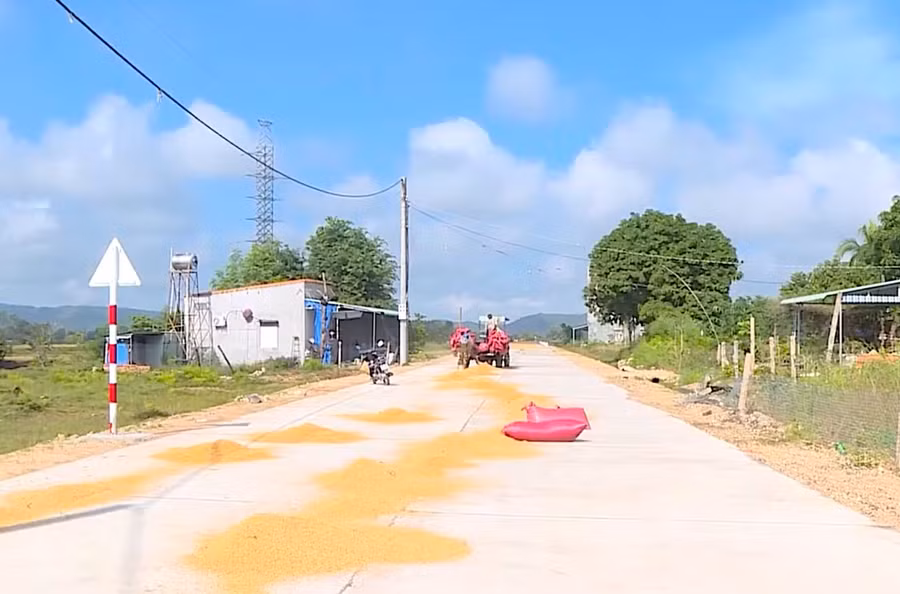 Thị xã Ayun Pa đối ứng thực hiện Chương trình Mục tiêu quốc gia xây dựng nông thôn mới năm 2024 với số tiền 753 triệu đồng. Ảnh: Hà Duy