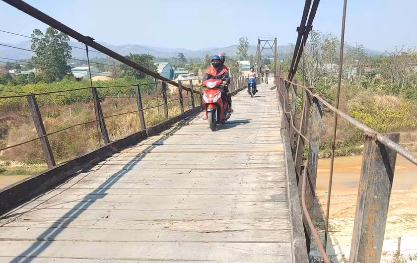 Cầu treo Ayun đã được tu sửa an toàn. Ảnh: R'Ô Hok