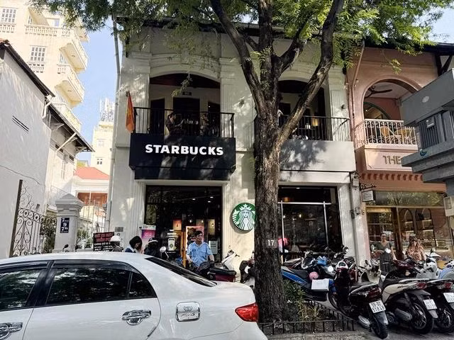 Hãng Starbucks phải trả mặt bằng này sau 7 năm kinh doanh