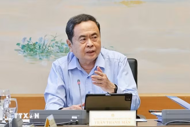 Chủ tịch Quốc hội Trần Thanh Mẫn, đại biểu Quốc hội thành phố Cần Thơ phát biểu. Ảnh: Doãn Tấn/TTXVN