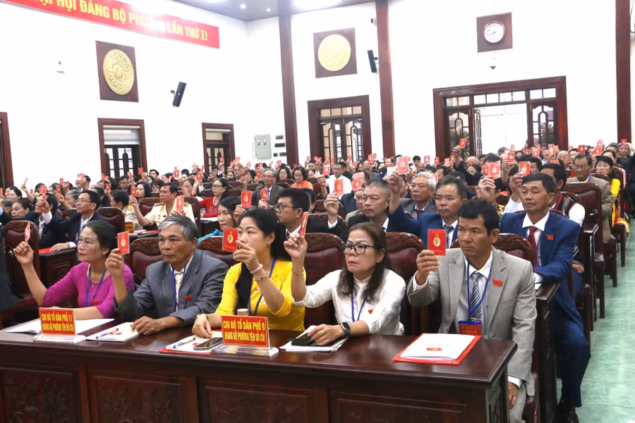 dai-hoi-da-bieu-quyet-thong-qua-22-chi-tieu-chinh-lam-tien-de-trien-khai-thuc-hien-trong-nhiem-ky-2025-2030.jpg