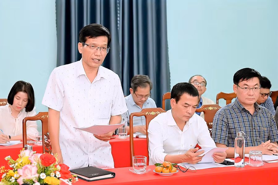 tong-bien-tap-bao-va-phat-thanh-truyen-hinh-gia-lai-ho-xuan-anh-bao-cao-tai-buoi-lam-viec-duc-thuy.jpg