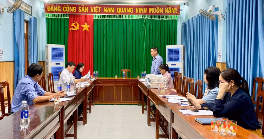 giam-sat.jpg
