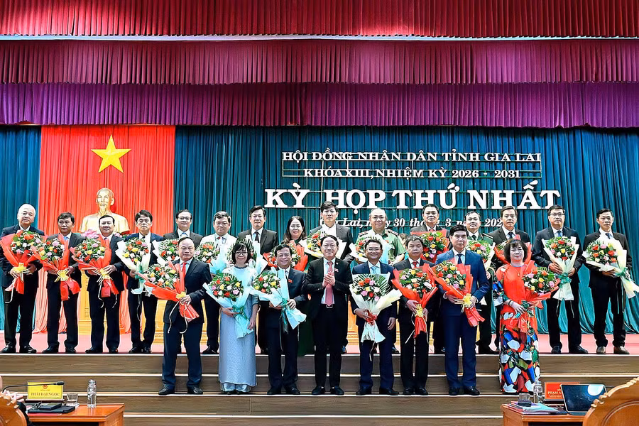 ra-mat-cac-uy-vien-ubnd-tinh-nhiem-ky-2026-20031-duc-thuy.jpg