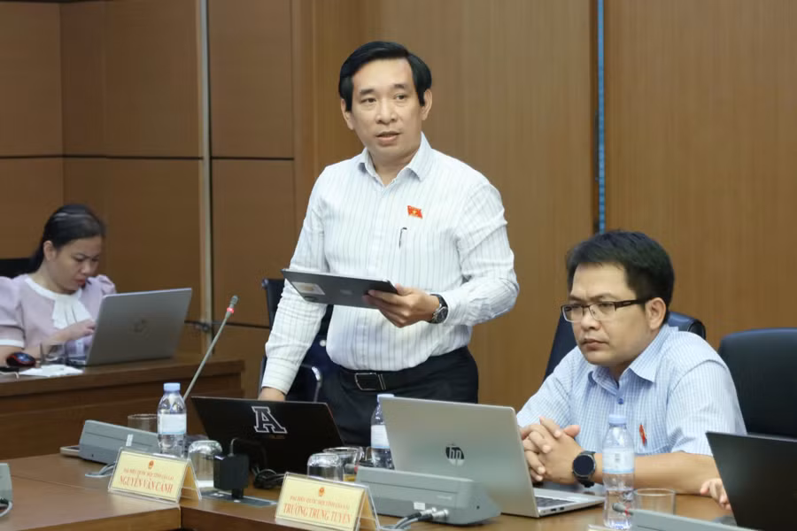 db-nguyen-van-canh-cung-de-nghi-nghien-cuu-mo-rong-cach-tiep-can-ve-luat-nen-tang-khong-chi-gioi-han-o-mot-so-bo-luat-ma-xem-xet-ca-nhung-luat-co-pham-vi-dieu-chinh-bao-quat-lam-co-so-cho-cac-luat-chuyen-nganh.jpg