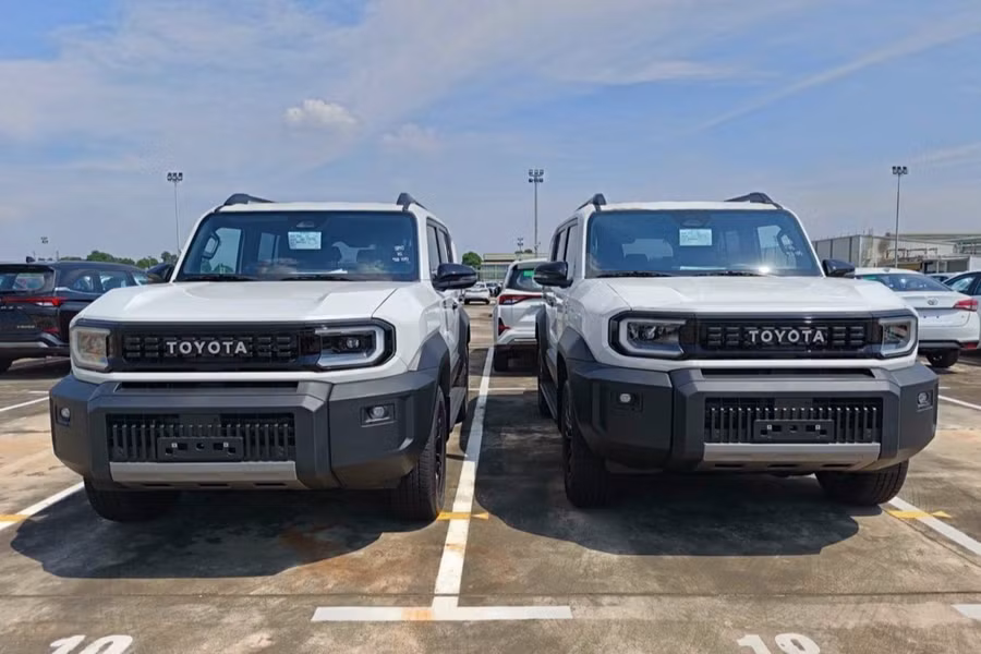 Những chiếc Toyota Land Cruiser FJ đầu tiên cập bến Việt Nam. Ảnh: Autodaily