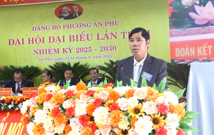 pho-chu-tich-thuong-truc-uy-ban-mttq-viet-nam-tinh-tran-minh-son-phat-bieu-chi-dao-tai-dai-hoi-quang-tan.jpg