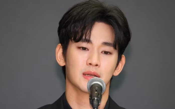 Kim Soo-hyun trở lại làng giải trí