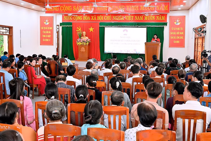 quang-canh-ngay-hoi-duc-thuy.jpg