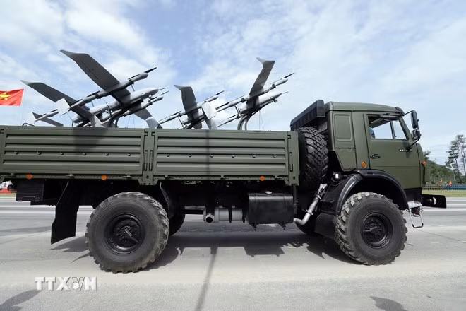 Khối xe Phòng không-Không quân với máy bay không người lái. (Ảnh: Tuấn Anh/TTXVN)