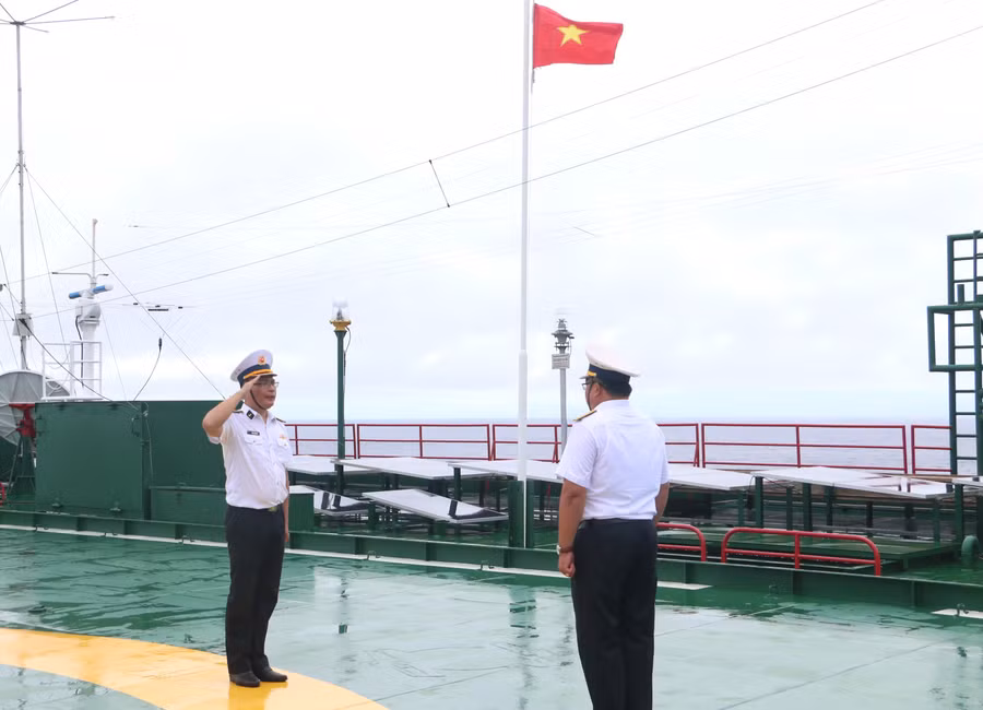 thieu-ta-ninh-the-quyen-chi-huy-truong-nha-gian-dk19-the-hien-quyet-tam.jpg