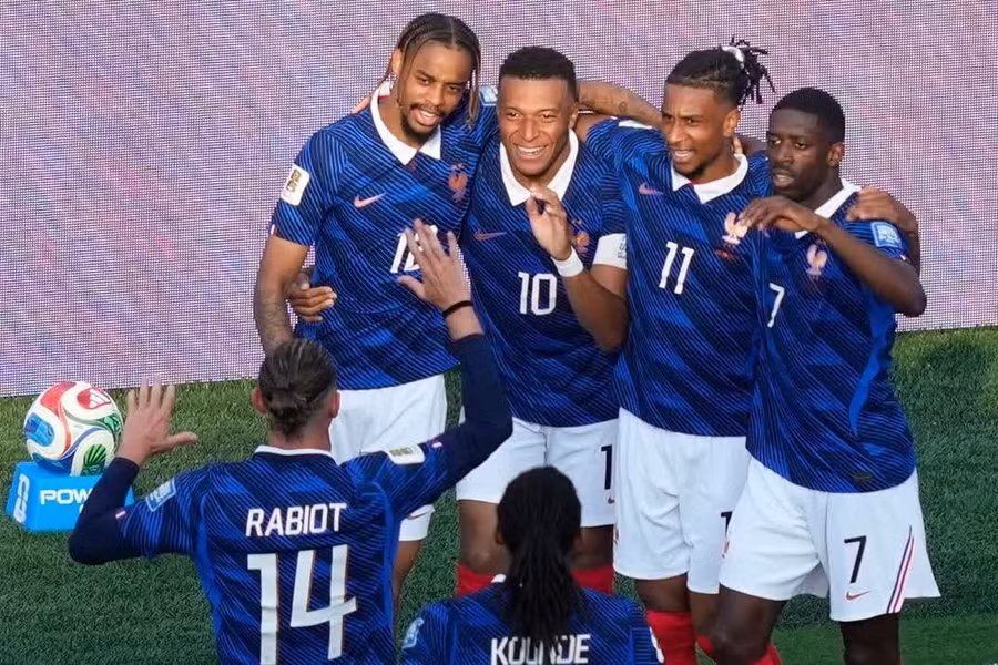 Hàng công của Pháp không chỉ có Mbappe đang thăng hoa mà còn sở hữu nhiều vệ tinh đáng sợ xung quanh siêu sao này.