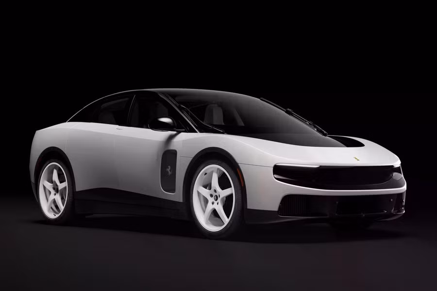Ferrari Luce Tailor Made "Chassis 0" vẫn sử dụng 4 động cơ điện độc lập tại từng bánh trên nền tảng 800 V, công suất tối đa 1.050 mã lực và mô-men xoắn cực đại 990 Nm.