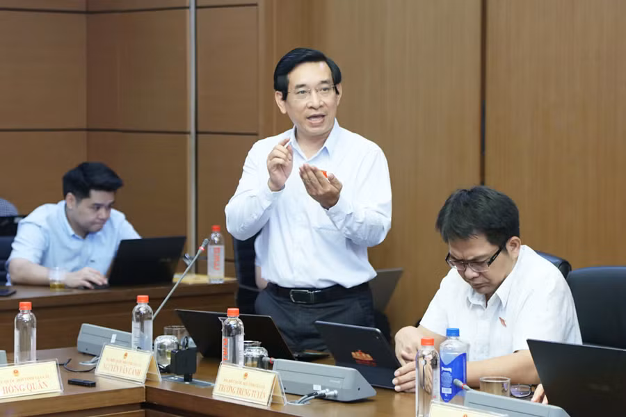 db-nguyen-van-canh-cho-rang-quy-dinh-phan-loai-chat-thai-ran-sinh-hoat-can-huong-den-su-don-gian-truc-quan-de-nguoi-dan-de-nhan-biet-va-thuc-hien.jpg