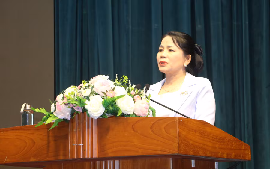 truong-ban-tuyen-giao-va-dan-van-trung-uong-nguyen-thi-phong-vu-phat-bieu-phat-dong-cuoc-thi.jpg