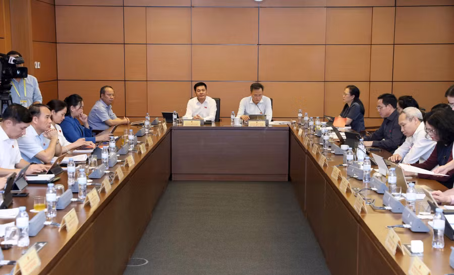 quang-canh-buoi-thao-luan-o-to-sang-5-8.jpg