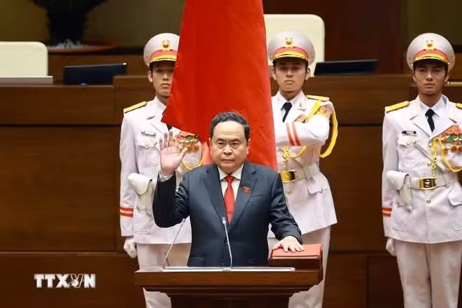 Chủ tịch Quốc hội khóa XVI Trần Thanh Mẫn tuyên thệ nhậm chức. Ảnh: Dương Giang/TTXVN