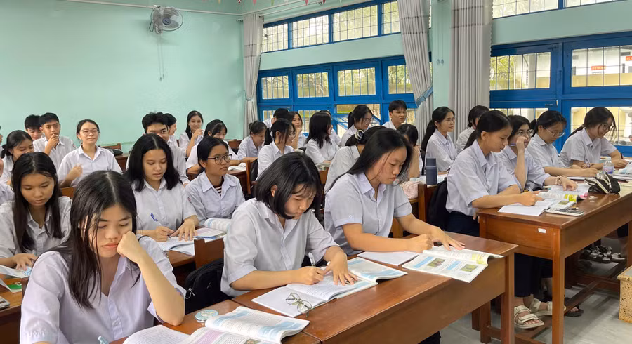 tuyen-sinh-1.jpg