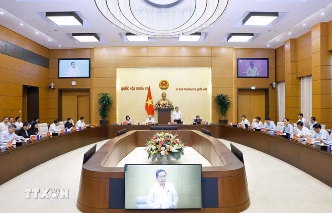 Chủ tịch Quốc hội Trần Thanh Mẫn chủ trì Hội nghị Ban Thường vụ Đảng ủy Quốc hội với lãnh đạo Tổ đảng Đoàn đại biểu Quốc hội các tỉnh, thành phố trực thuộc Trung ương trước Kỳ họp thứ Nhất, Quốc hội khóa XVI. Ảnh: Doãn Tấn/TTXVN